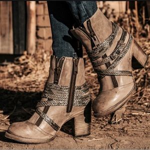 Freebird Balboa Stone Multi 9